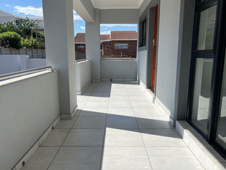 5 Bedroom Property for Sale in Wavecrest Eastern Cape